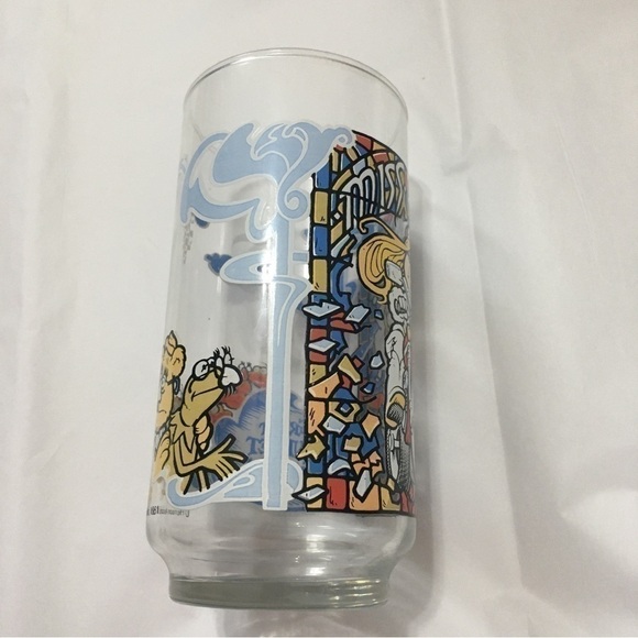 McDonalds The Great Muppet Caper Miss Piggy glass - Picture 6 of 12